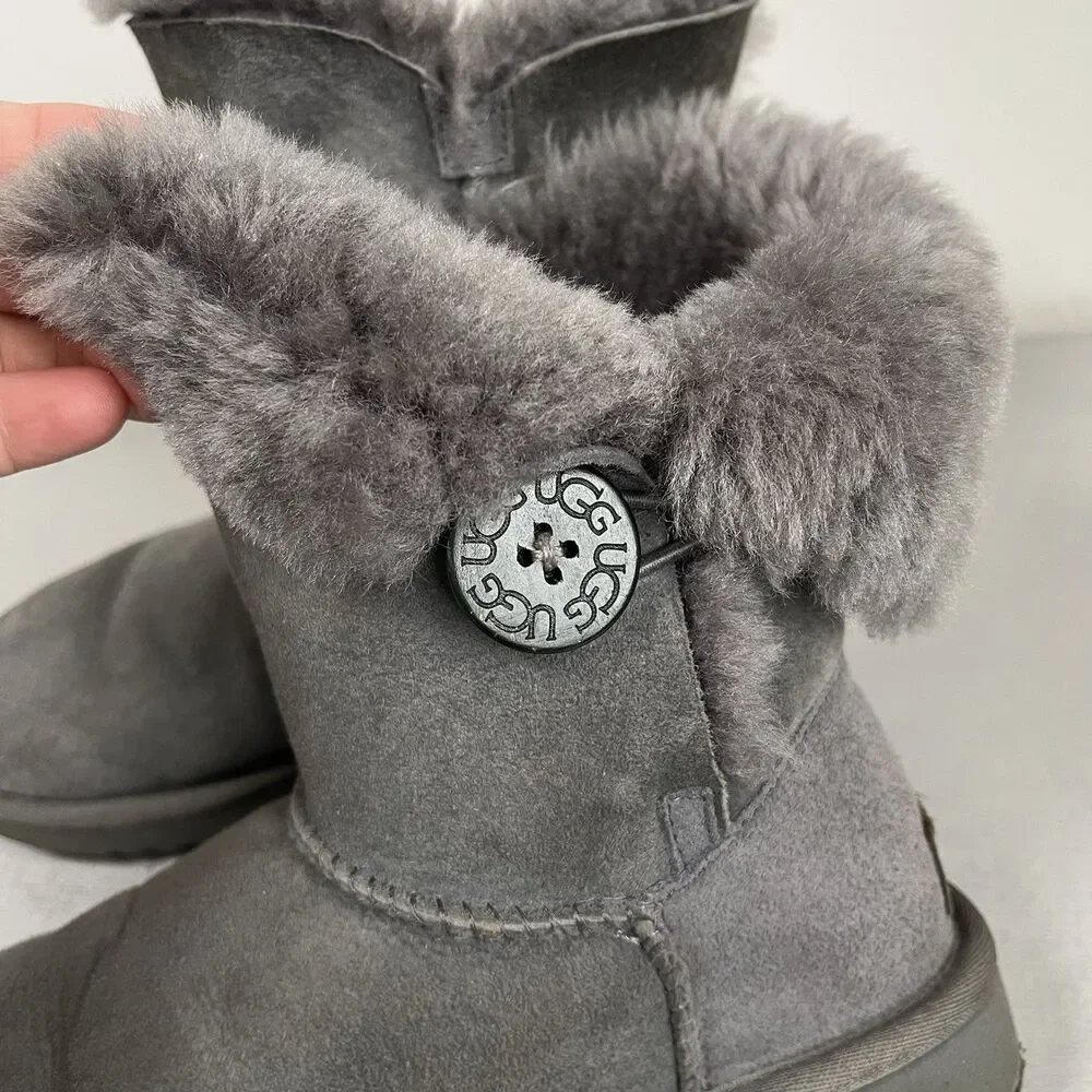 UGG bailey button
